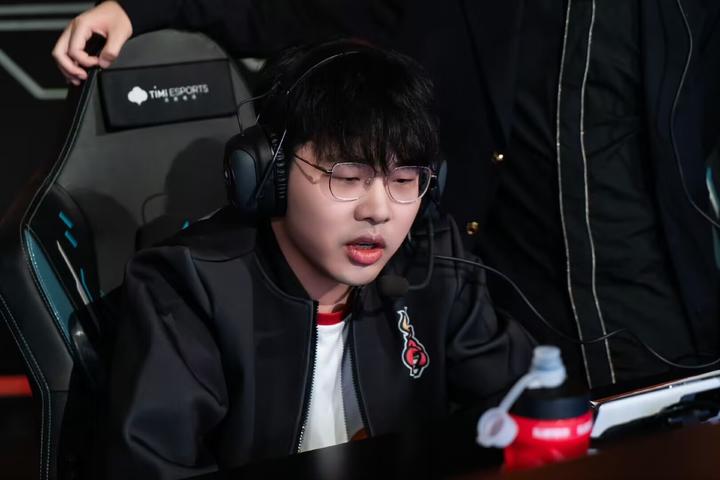 下载官网-逐出国足第一天奖励远射必进卡