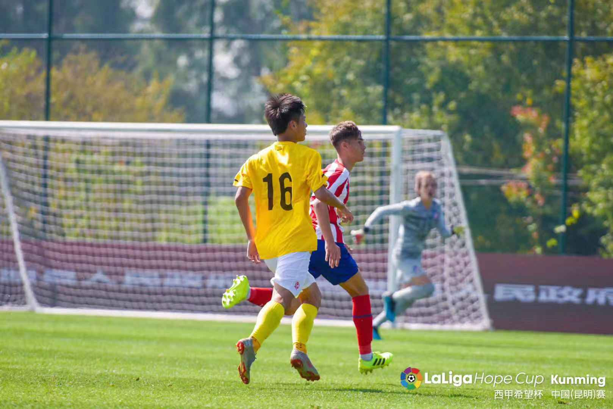 巴萨队主教练是谁