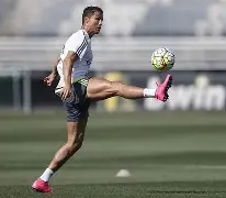 日本运动员在足球赛事中展现实力吗